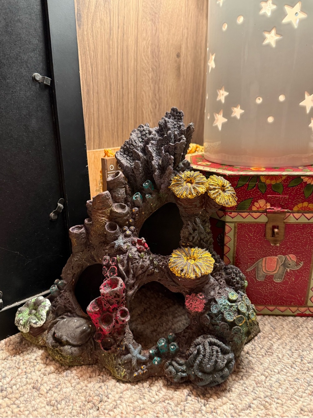 Coral Reef Corner Fish Tank Decor Swim-Thru Cave Hideout Colorful Multicolored